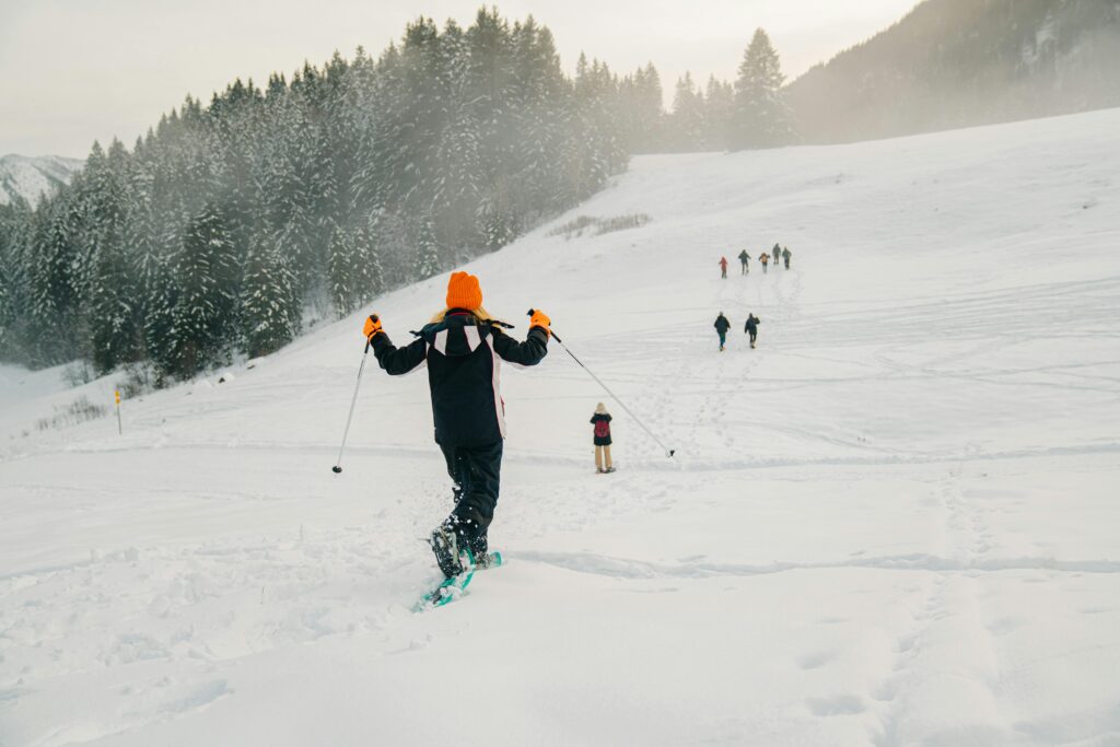 Wie plane ich einen energiesparenden Winterurlaub?